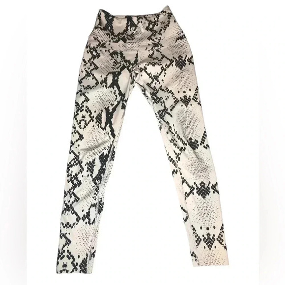 Savvi Fit Khali Python Snake Print 7/8 Leggings High Rise Leggings - Picture 2 of 7